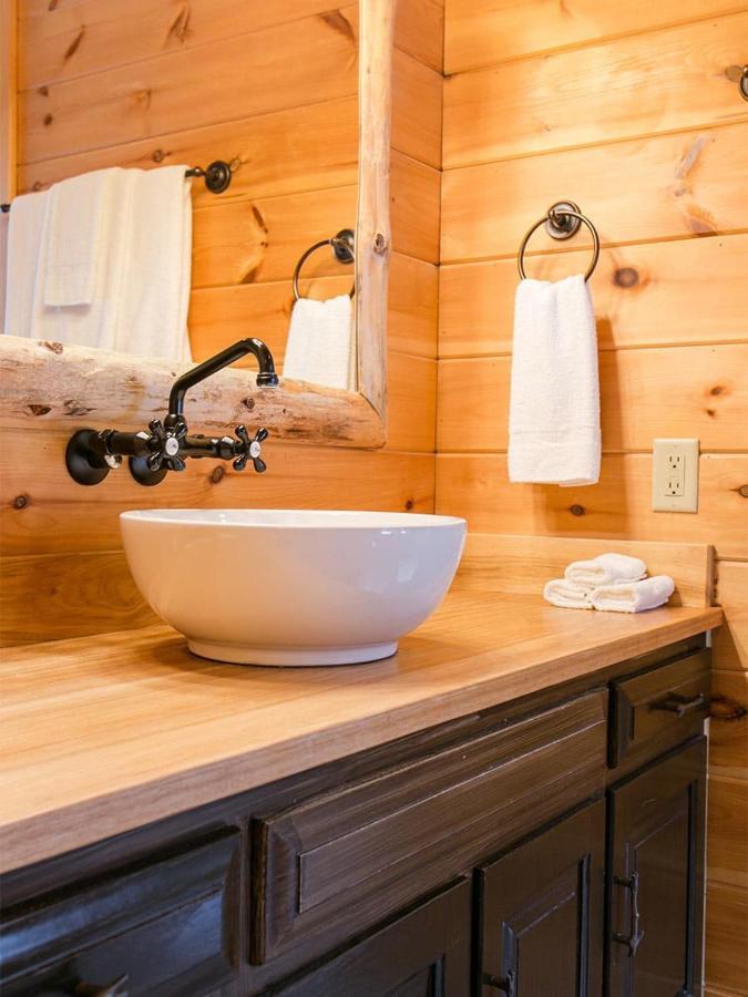 Farmhouse Suites By Amish Country Lodging Millersburg Eksteriør bilde
