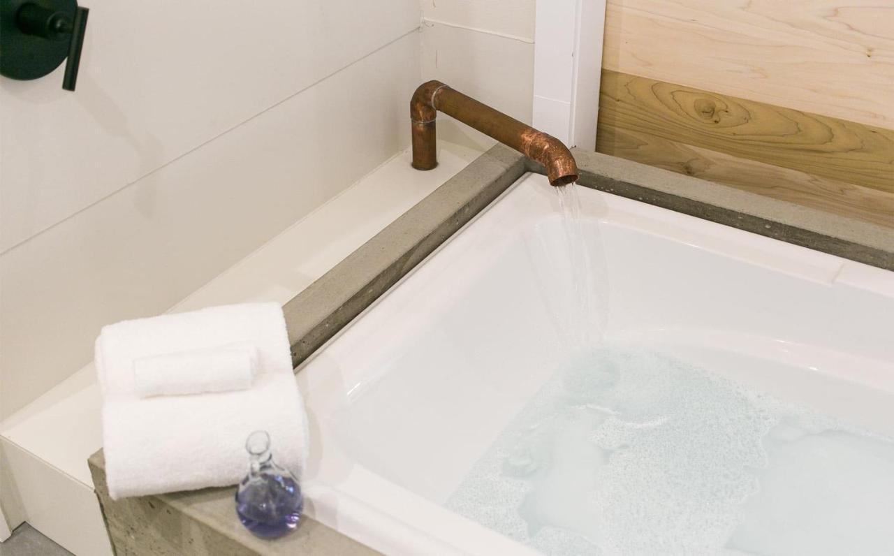 Farmhouse Suites By Amish Country Lodging Millersburg Eksteriør bilde