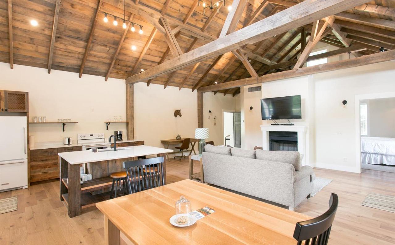 Farmhouse Suites By Amish Country Lodging Millersburg Eksteriør bilde