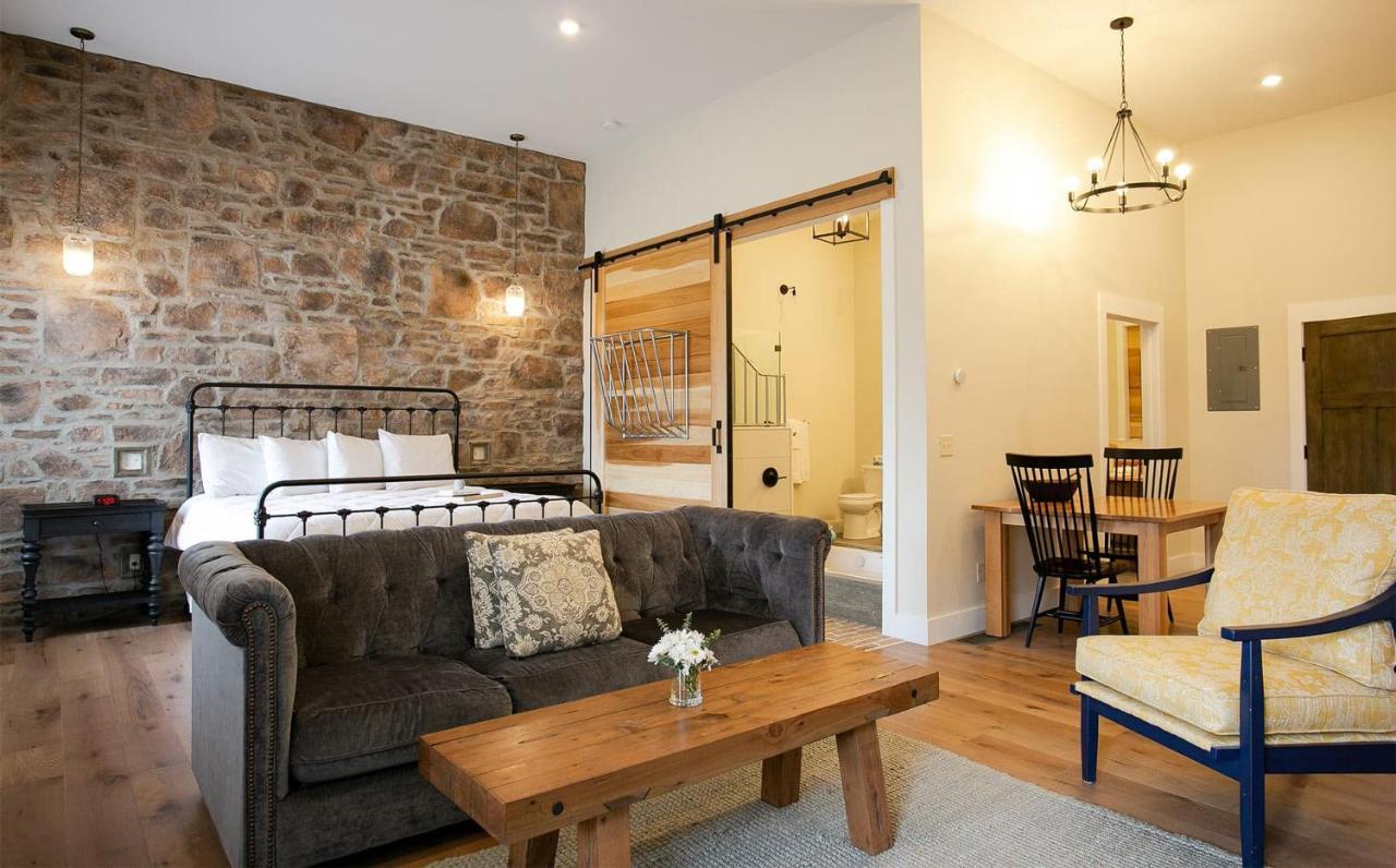 Farmhouse Suites By Amish Country Lodging Millersburg Eksteriør bilde